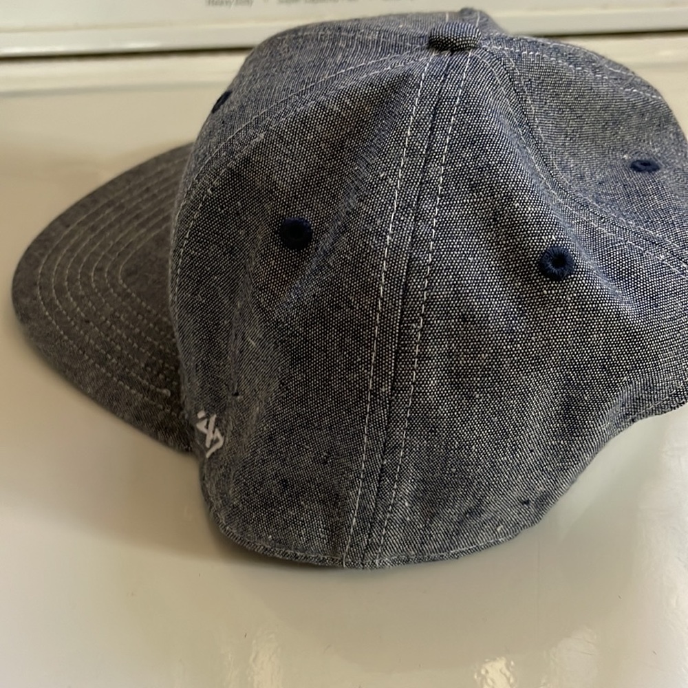 Red Sox hat - Picture 2 of 4